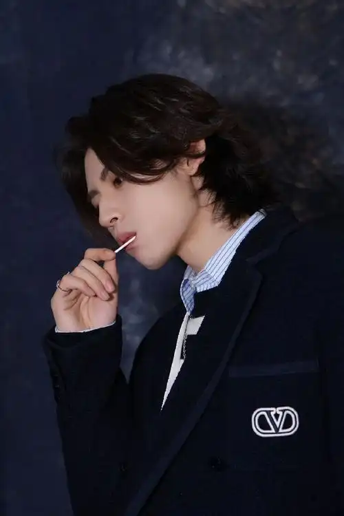 小鬼追光者舞台少年音##王琳凯阿联酋歌手同唱追光故事