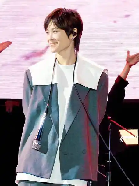 李宇春    李宇春超话我就是夏末的微博视频