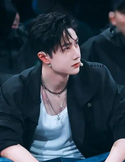 王一博拧鞋##王一博这就是街舞3