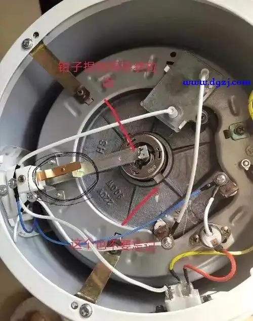 电饭煲煮熟不跳闸的原因及维修