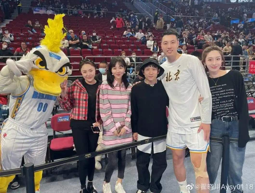 妻子与姜妍&张一山到场助威,翟晓川:曾凡博表现很棒,感谢亲友团