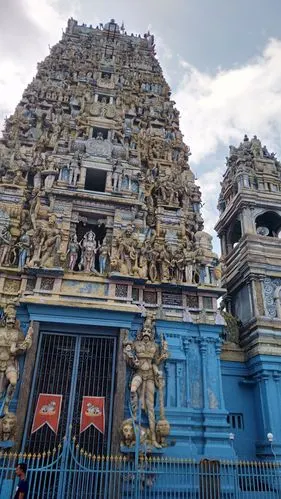 斯里兰卡是一个多民族的国家,这个是印度教的教堂.