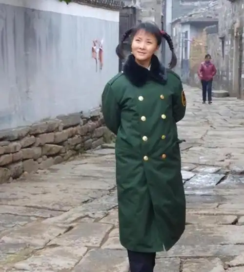 谢兰21岁成名丈夫为她做12年丁克41岁意外怀孕的她现状如何