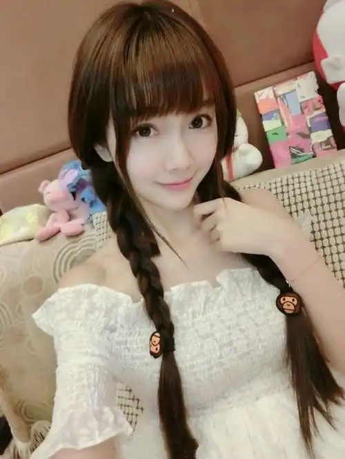 qq女生皮肤:漂亮唯美的女生qq皮肤图片