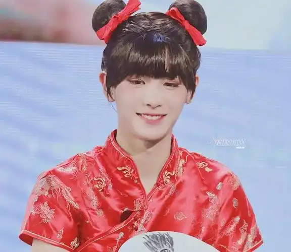 范丞丞,justin,朱正廷扮女装,林彦俊这个动作惹人爆笑