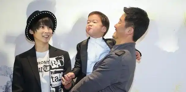 主持人谢楠:嫁给偶像吴京,4年生两子,风光背后有心酸