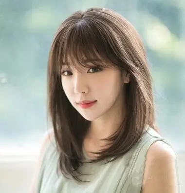 圆脸斜刘海怎样扎头好看 圆脸斜刘海适合扎什么发型