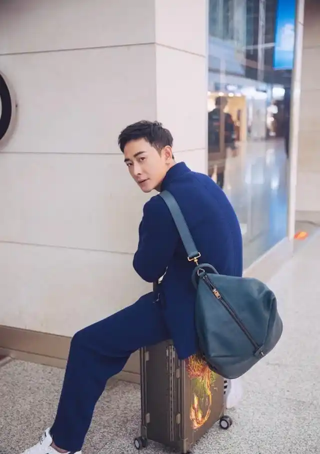 罗晋男神 冬装还是那么帅!