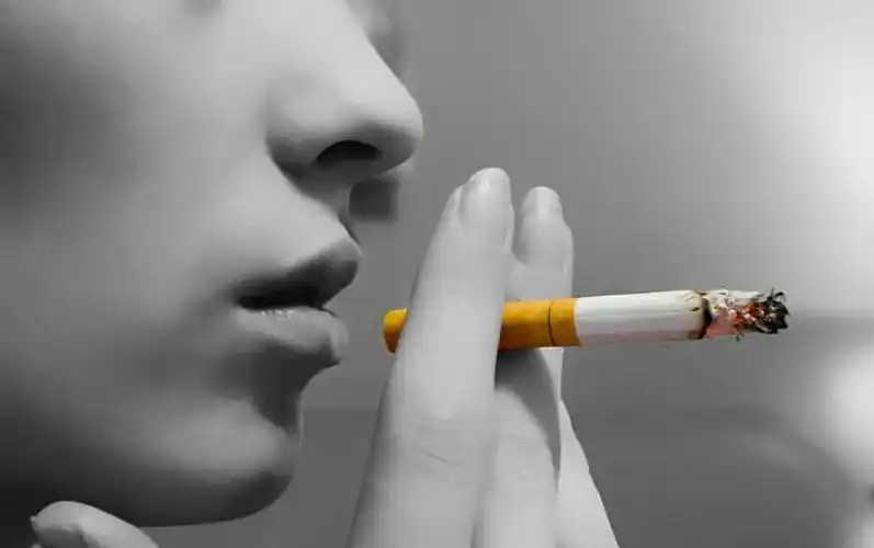 谁有好看的抽烟图片