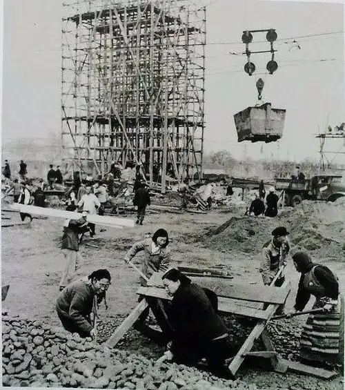 新中国老照片:从一穷二白走向富强振兴