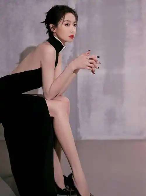 张天爱写真流遍全网,但凡少一点肉肉,穿裙子都没这味道_宋茜_身材