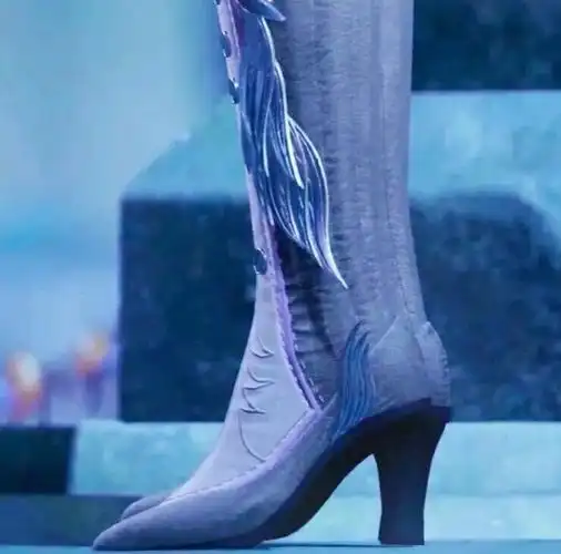 上次的答案是:第一个是火舞的,第二个是柳二龙的第三个是比比东的,第