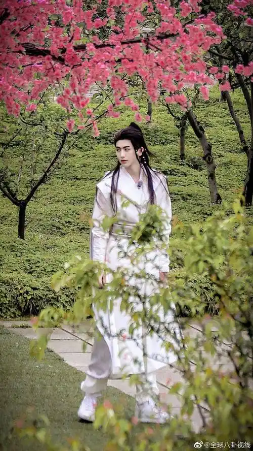 蔡徐坤白衣古装造型##蔡徐坤