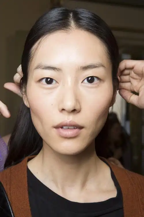 大表姐刘雯最纯素颜上镜,纯净之美