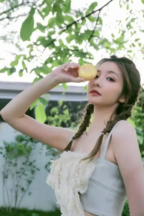 28岁豆得儿患抑郁症近照面部浮肿憔悴苹果肌下垂被嘲像大馒头