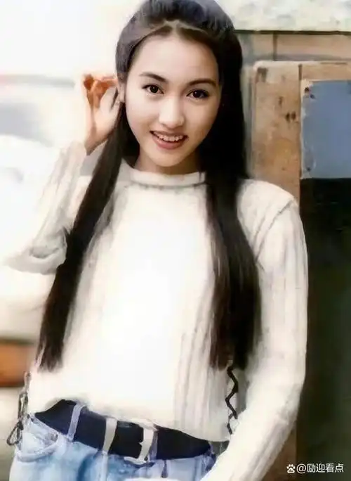 她是《古惑仔》系列电影中的无数影迷心中真正的大嫂苏阿细,关于黎姿