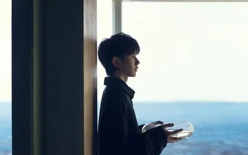 电脑壁纸 明星 大陆明星 新晋小鲜肉王源休闲写真