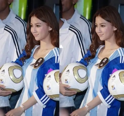女星穿球衣,杨幂穿出了潮牌的感觉,杨颖化身足球宝贝