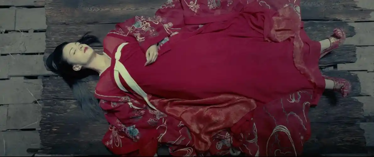 专家:不是自缢,死法太惨