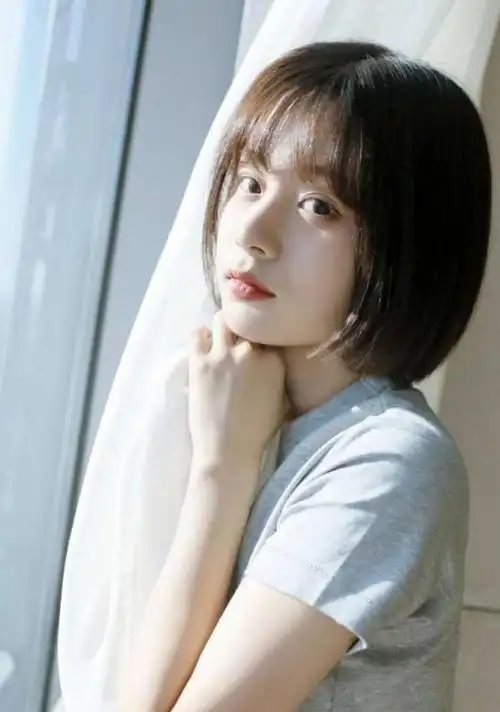 短发纯美漂亮女孩,气质佳唯美