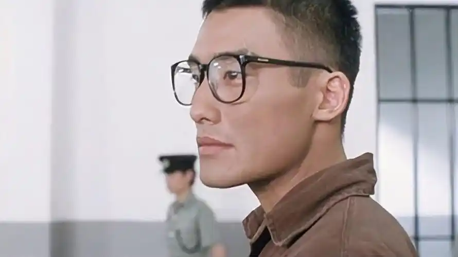 监狱风云阿正转烟阿耀深得他真传转勺子出狱这段太经典了