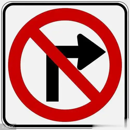 红灯下正常右转被扣6分交警问题不大犯两次驾照报废