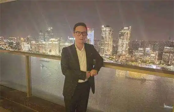 上海首富周正毅:入狱嫌热给每个牢房装空调,服刑16年