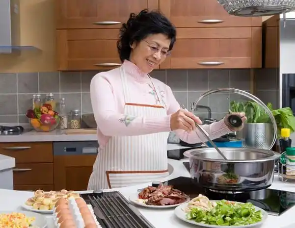 做饭炒菜时不能做的事炖肉不能加冷水