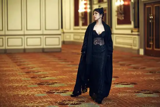 许茹芸入《蒙面歌王》总决赛 变身"时尚女王"