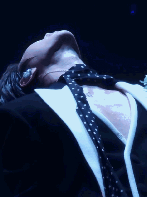 令人窒息的～ 喉结#蔡徐坤