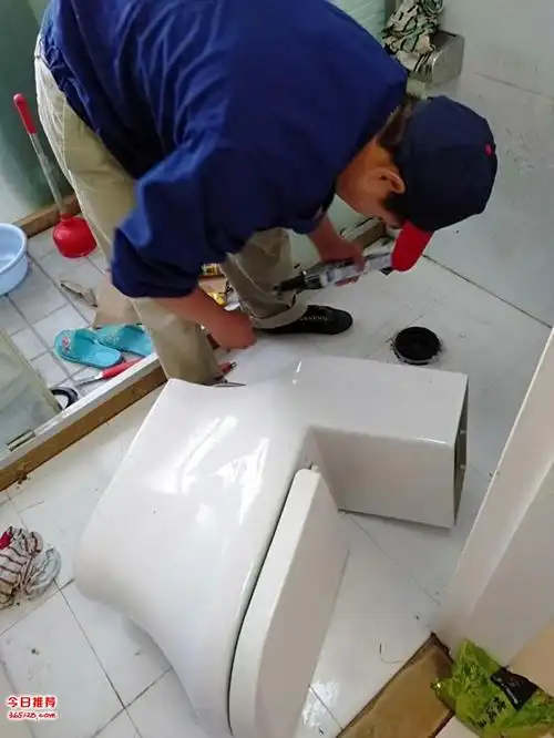 宁波鄞州马桶漏水维修找我们 师傅就近上门维修马桶