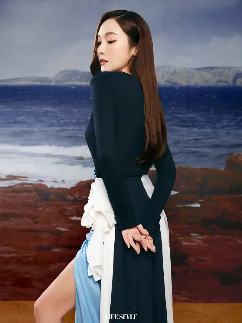 郑秀妍气质写真,时尚靓丽