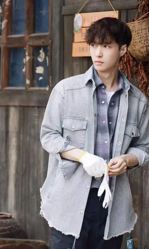 张艺兴《向往的生活》变身"仓库大股东"