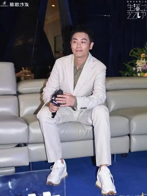 行走的荷尔蒙本尊朱亚文现身啦