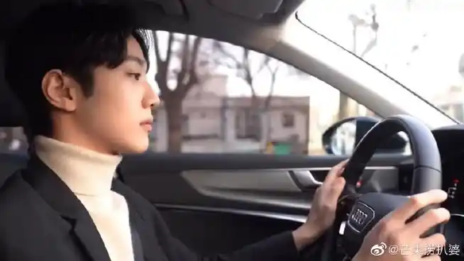 女友视角看赖冠霖开车好苏