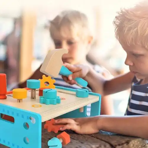 动动手动动脑寓教于乐的木质多功能工具台