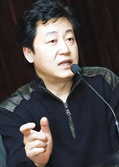 原创导演赵宝刚闪婚娶初恋丁芯47岁有喜结婚36年宠妻如宝