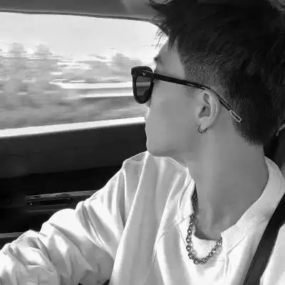 男生黑白帅气头像图片_男生头像_头像屋