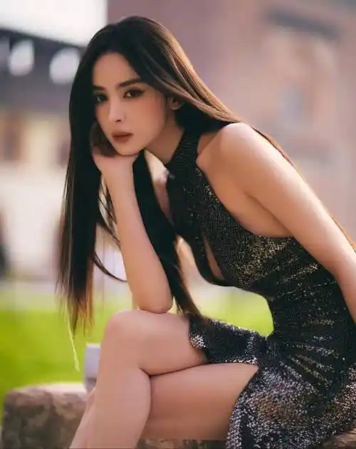 古力娜扎镂空紧身裙惊艳亮相,性感与优雅完美融合_时尚_魅力_照片