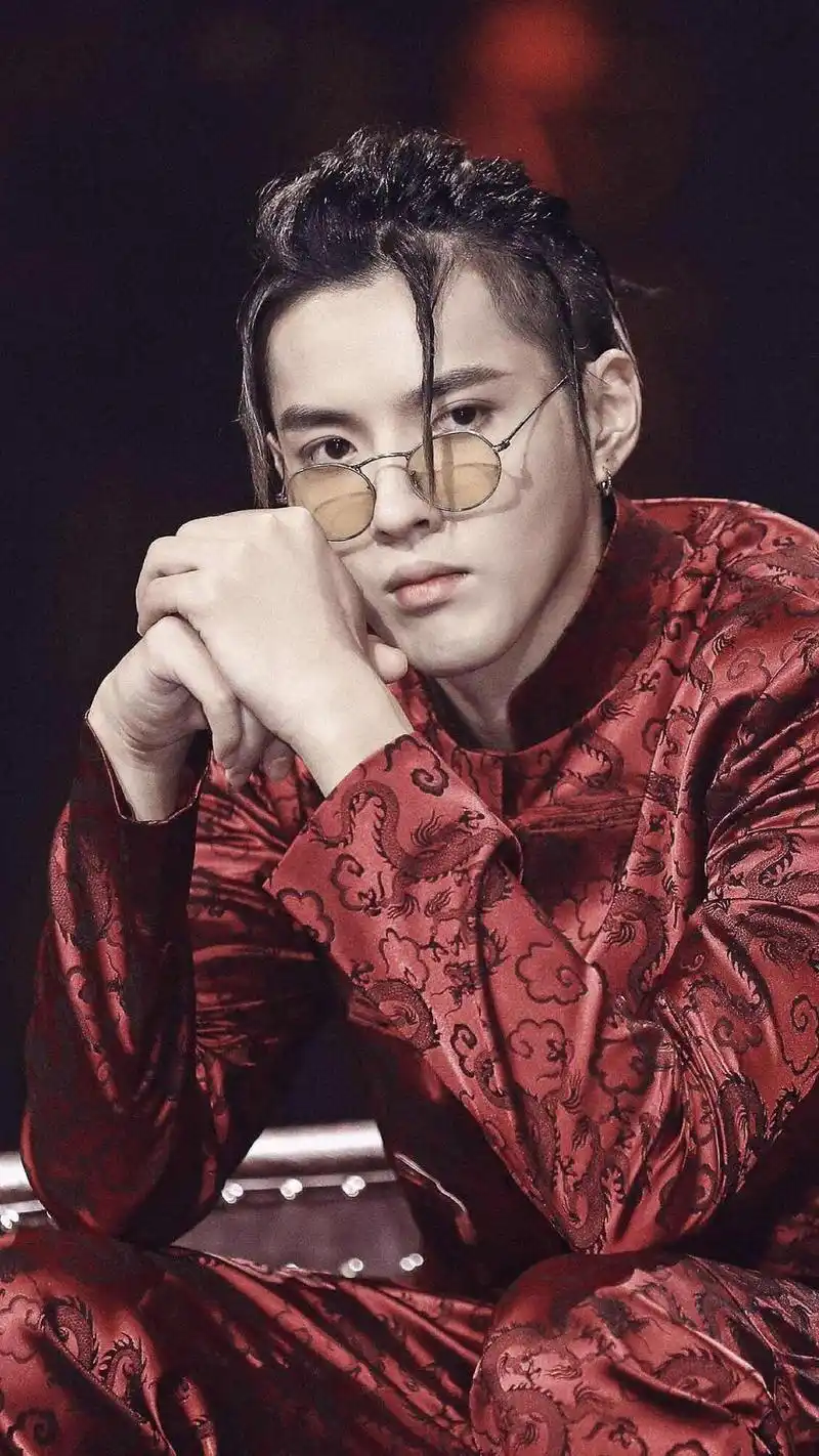 吴亦凡《中国有嘻哈》帅气手机壁纸图片,明星,高清,吴亦凡,帅气图片