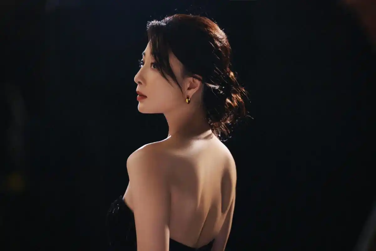 殷桃美照美背图集