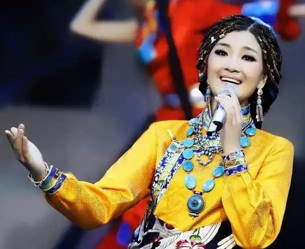 5年前,被刀郎告上法庭后从此退出歌坛的降央卓玛,如今