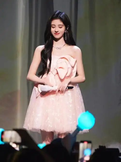 鞠婧祎腊八节图片2