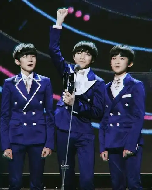 听说过tfboys吗?就是那个从不被看好,但最终成为国民偶像的组合.