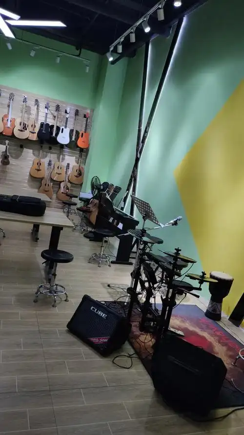 刚换了新工作在这边也没什么朋友每天下班爱玩游戏感觉没什么意义也挺