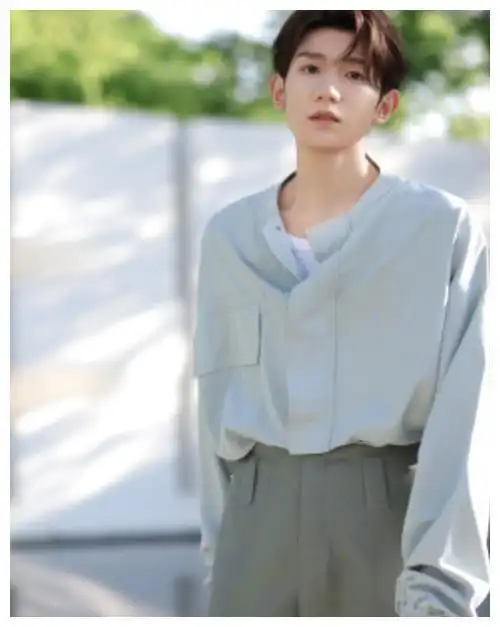 有种"时尚感"叫王源,衣着简单却完美无瑕,不愧是理想型男神!