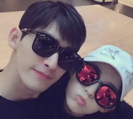 郑爽后援会微博,张翰终于承认最爱的还是郑爽