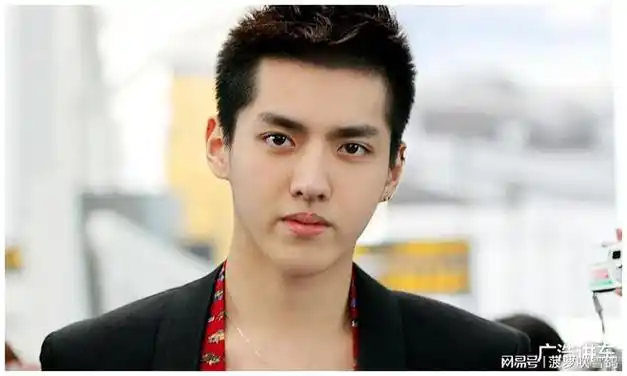 "牙签哥"吴亦凡狱中生活究竟怎样?发福到认不出来,仍坚持写歌