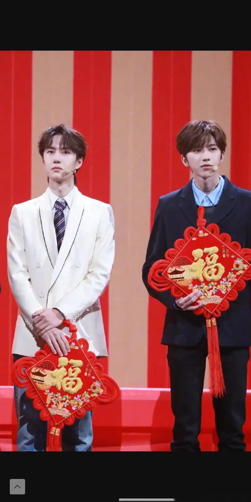 王一博和蔡徐坤同框,激动的姨母老泪纵横!这是什么神仙颜值?