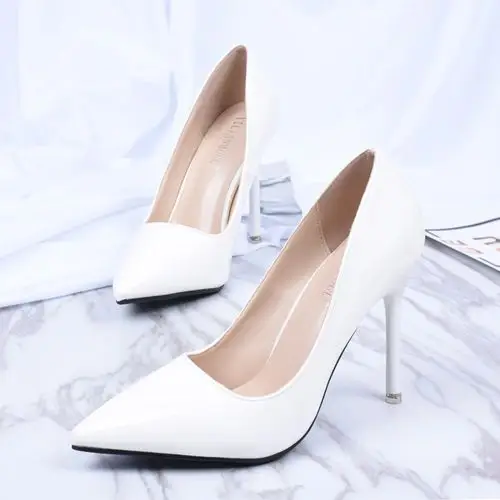 白色秋季高跟鞋女鞋尖头单鞋通勤漆皮